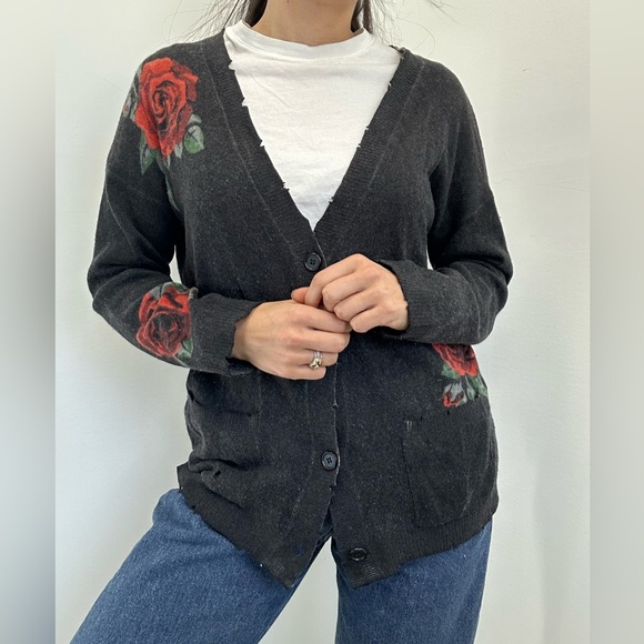 Anthropologie 27 Miles 100% Cashmere Rose Knit Gray Cardigan Button Front Size M - Picture 3 of 12